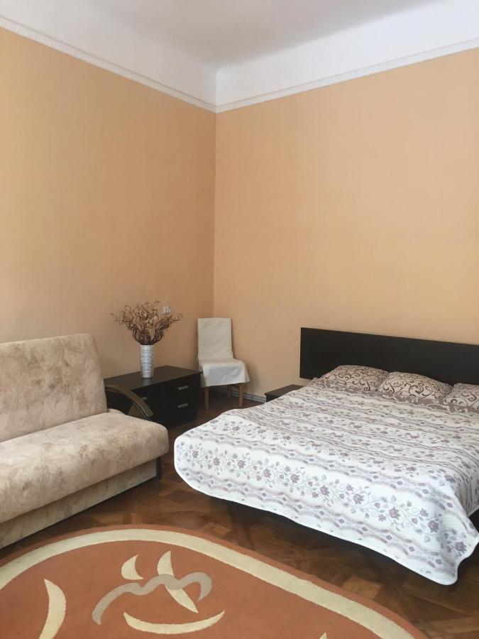 Apartment Kostuskry Str. ลวีฟ ภายนอก รูปภาพ